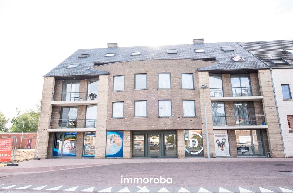 Vastgoedfoto van onroerend goed 8903961, TE KOOP: Ruim duplex-appartement met 3 slaapkamers met groot terras in centrum Zulte!