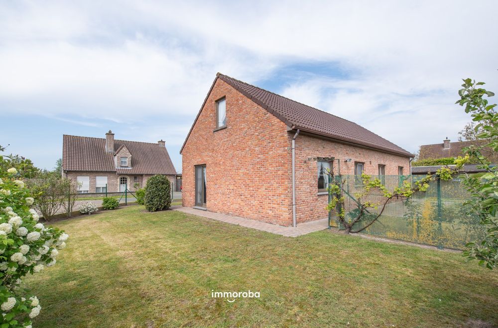 Vastgoedfoto van onroerend goed 8944123, TE KOOP: alleenstaande woning in een rustige woonwijk te Desselgem.